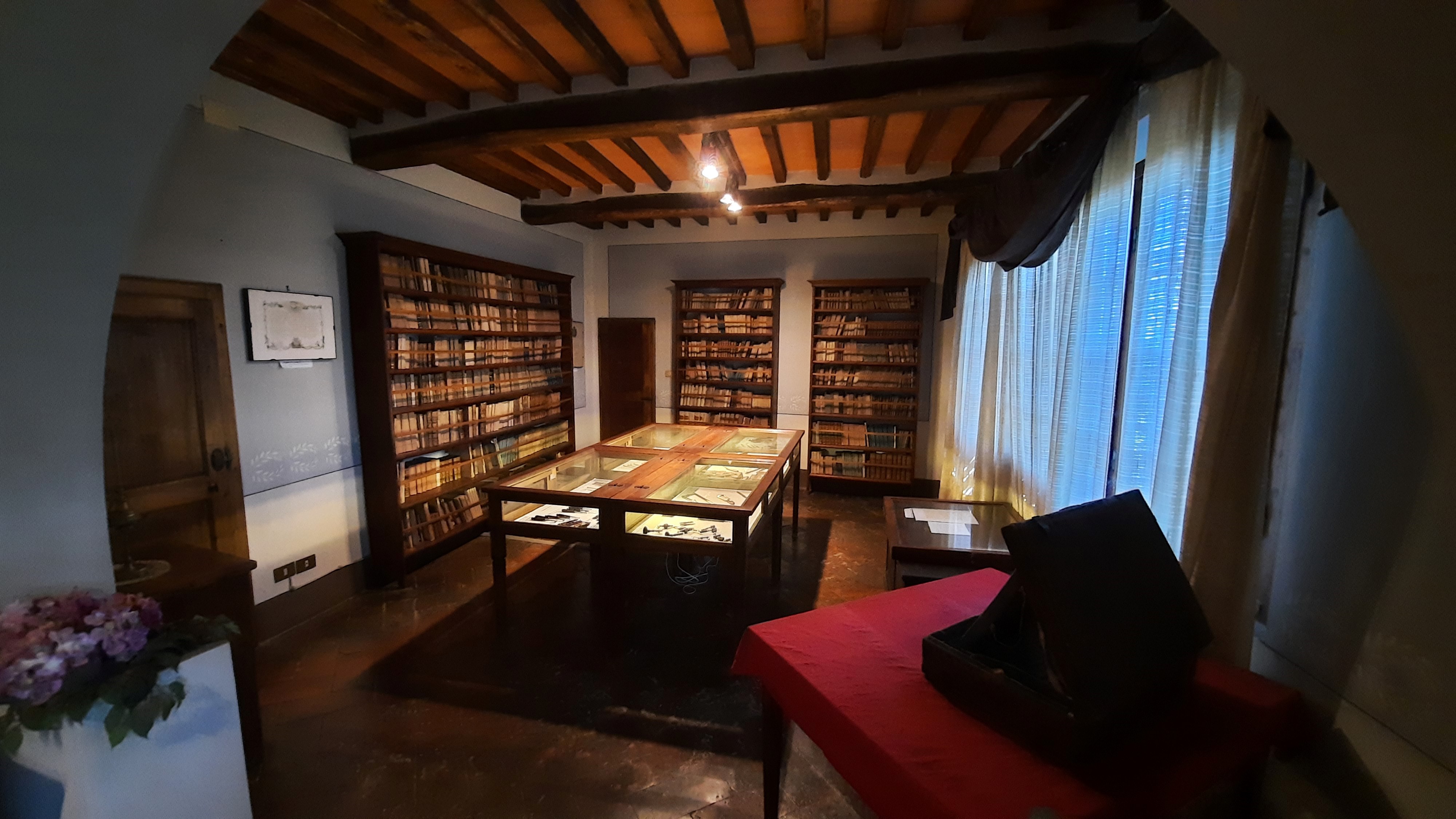 Andrea Vacca Berlinghieri's surgical instruments, Casa-Museo Vaccà Berlinghieri, Montefoscoli - 01.jpg